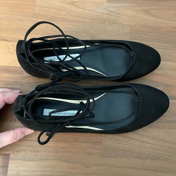 Diane Von Furstenberg wrapped lace up suede ballet flat - Picture 9 of 12